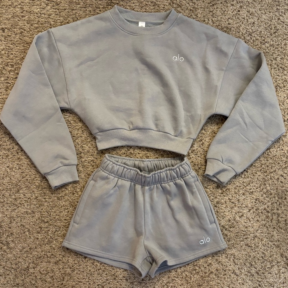Alo Yoga Accolade Set in Lunar Grey size XS - Picture 5 of 14